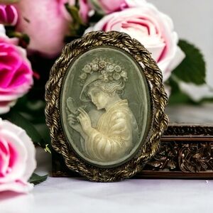 Vintage Act Li Green Gray Cameo Lady w Mirror Twist Oval Pendant Brooch Pin